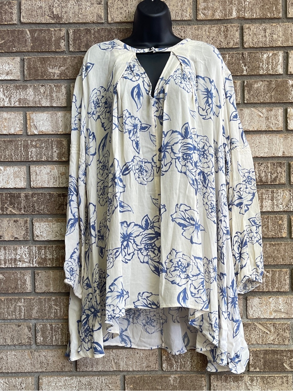 Free People  Flowy Oversized Gauze Boho Tunic Ivory & Blue Floral size M